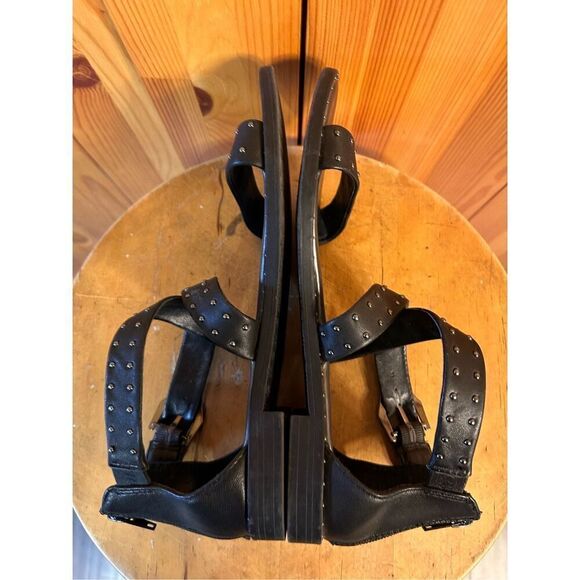 BLEECKER & BOND “HELENE” WOMEN SIZE 6.5M BLACK LEATHER SMALL STUDDED SANDALS - Picture 5 of 7